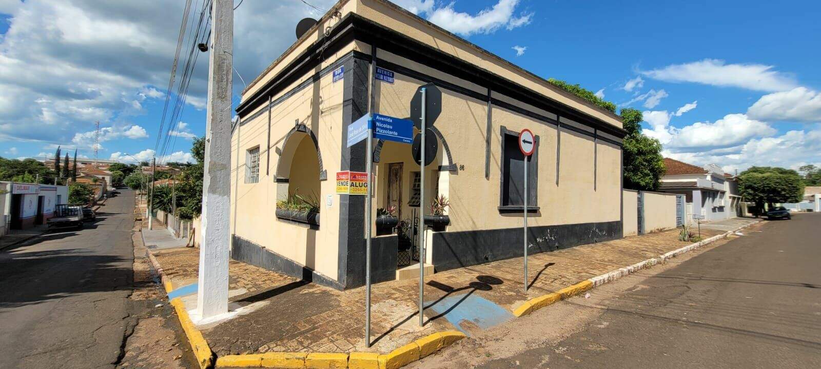 Casa à venda no Centro: 