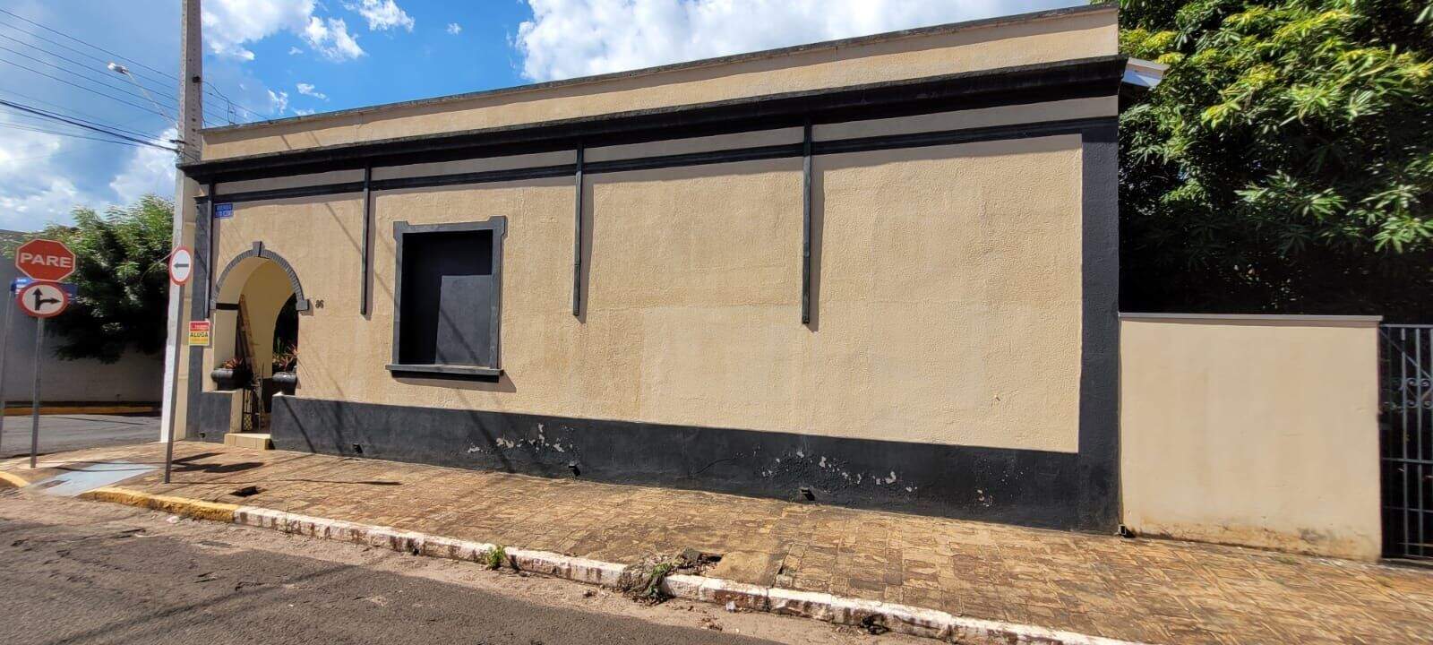Casa à venda no Centro: 