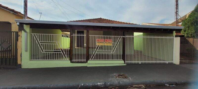 Casa à venda no Centro: 