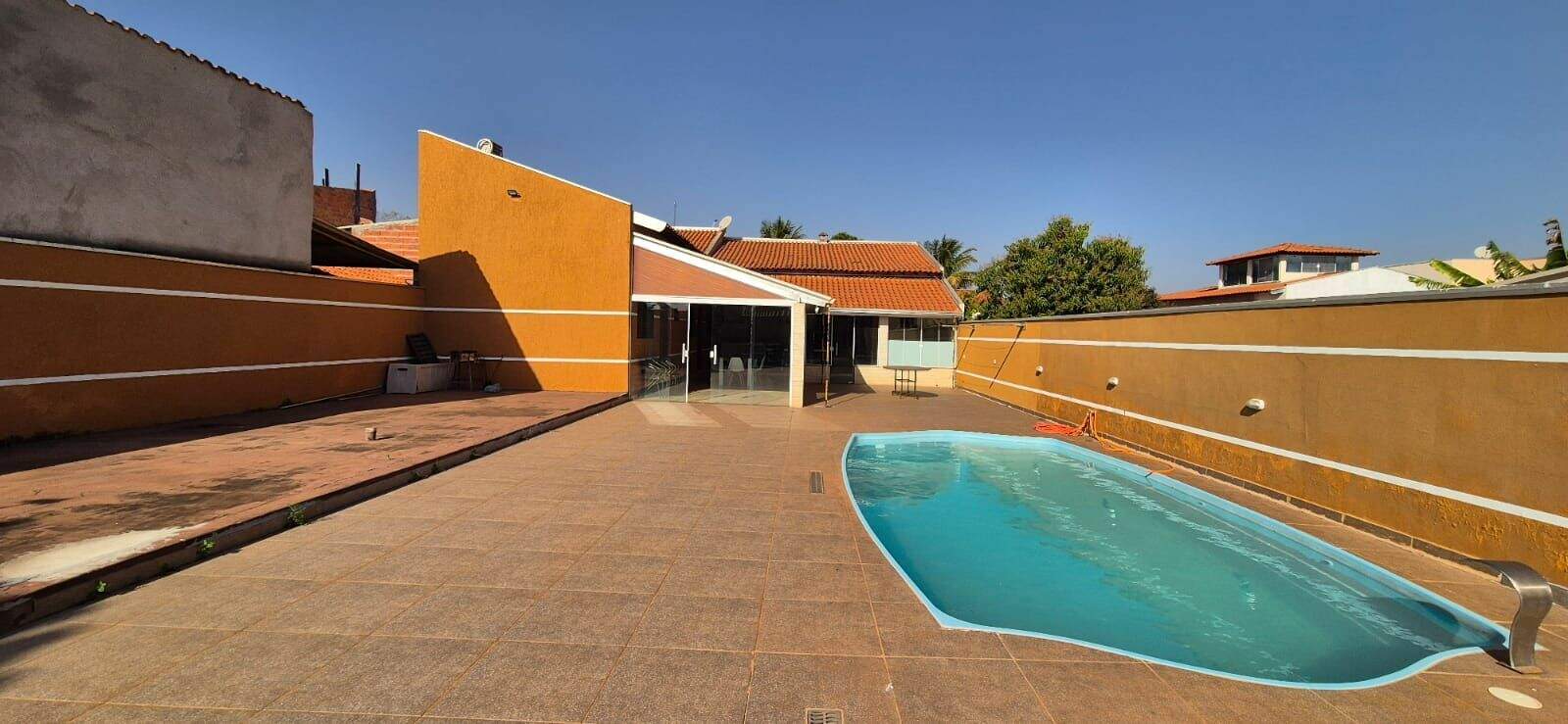 Casa de Condomínio à venda no Rio da Onça: 
