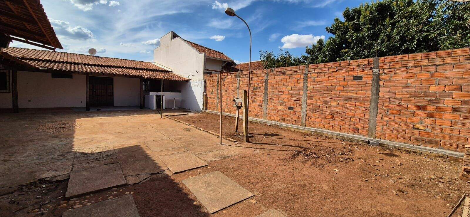Casa de Condomínio para aluguel no Rio da Onça: 