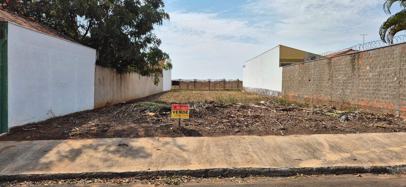 Terreno à venda no Rio da Onça: 