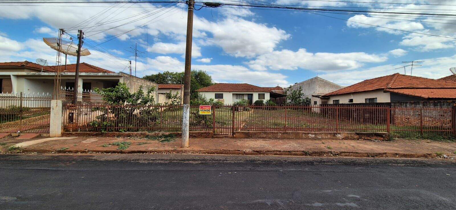Casa à venda no Centro: 