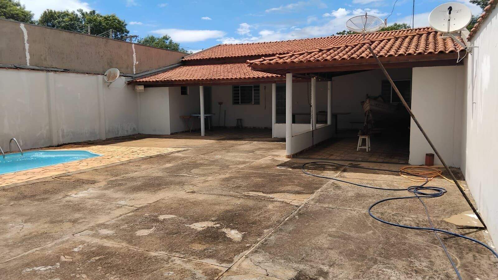 Casa de Condomínio à venda no Zona Rural: 