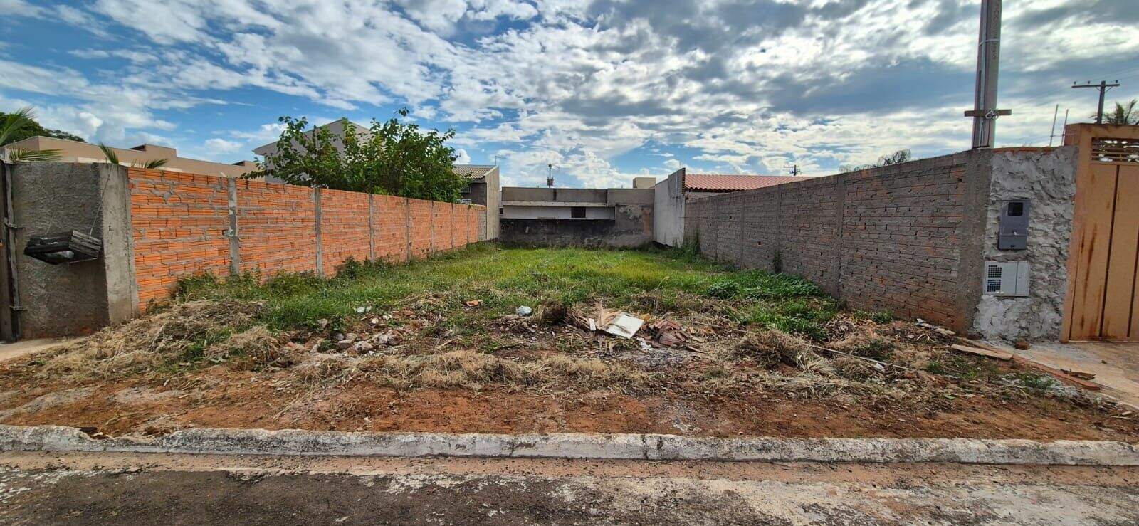 Terreno à venda no Recanto da Onça: 