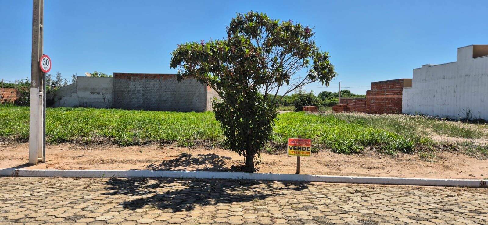 Terreno à venda no Residencial e Comercial Pôr do Sol: 