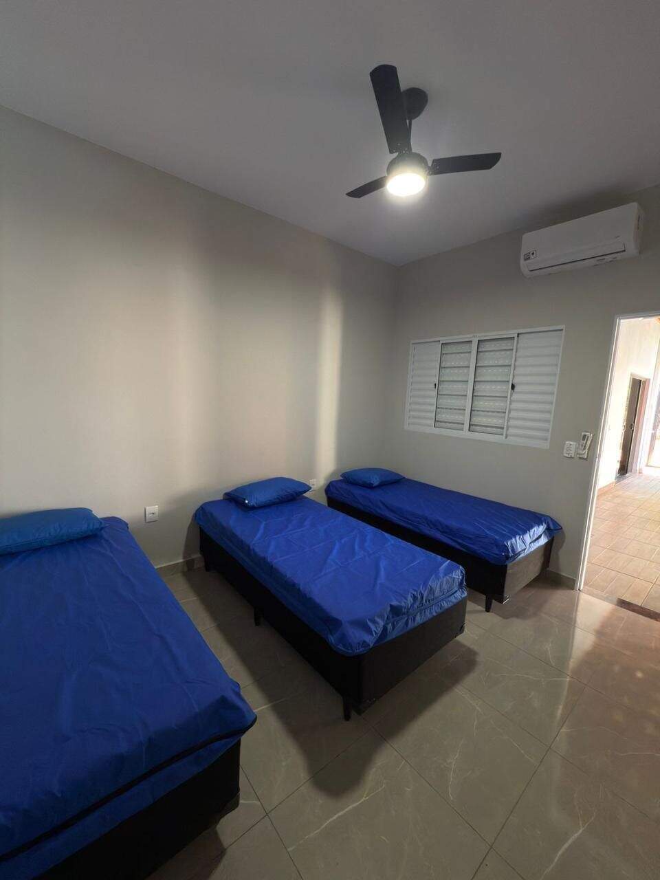 Casa de Condomínio à venda no Zona Rural: 