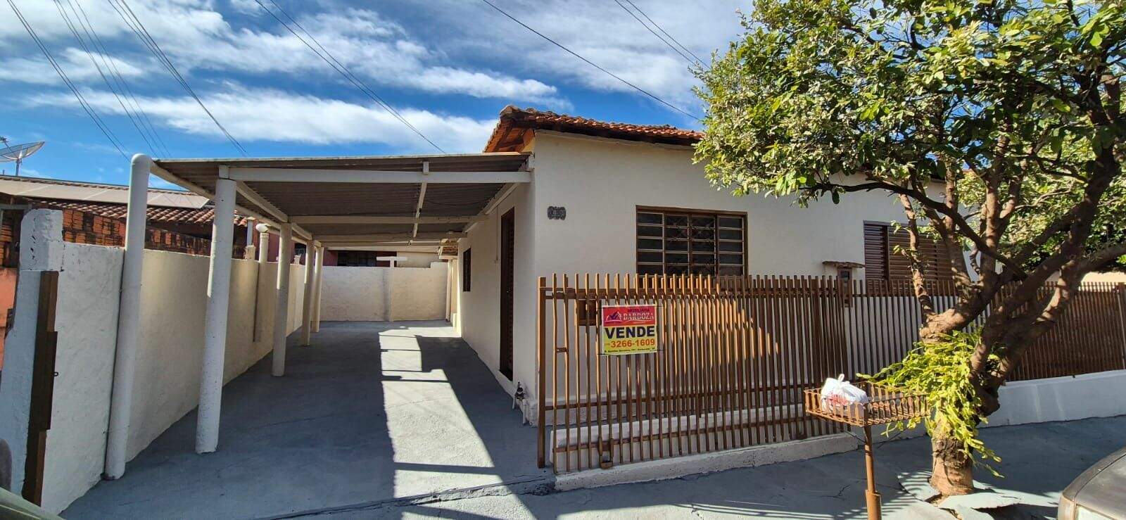 Casa à venda no Centro: 