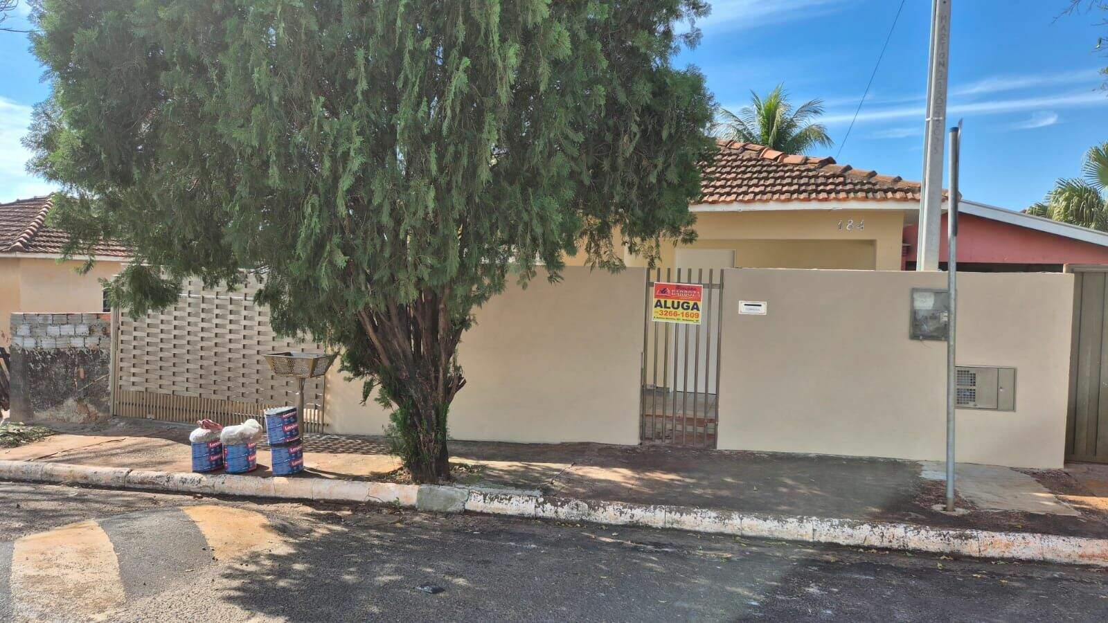 Casa para aluguel no Conjunto Residencial Maria Cristina: 