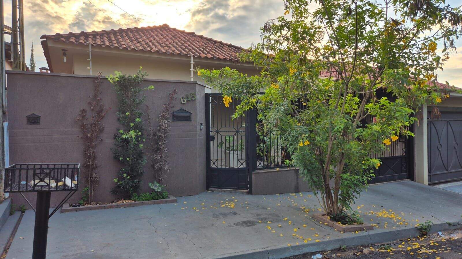 Casa para aluguel no Jardim Alto do Ouro Verde: 