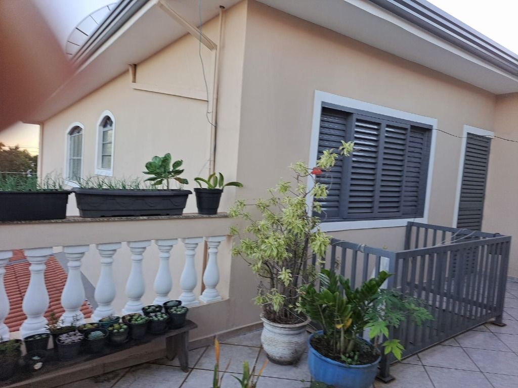 Casa à venda no Vila Bressani: 