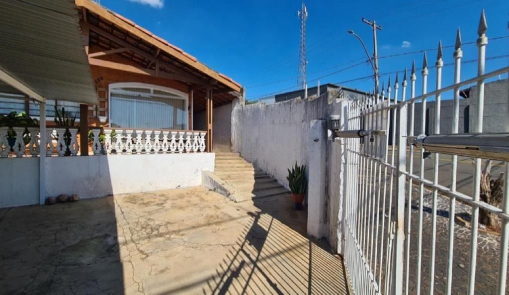 Casa à venda no Vila Bressani: 