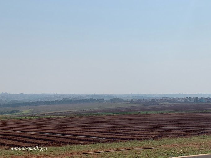 Terreno à venda no Jardim Flamboyant: 