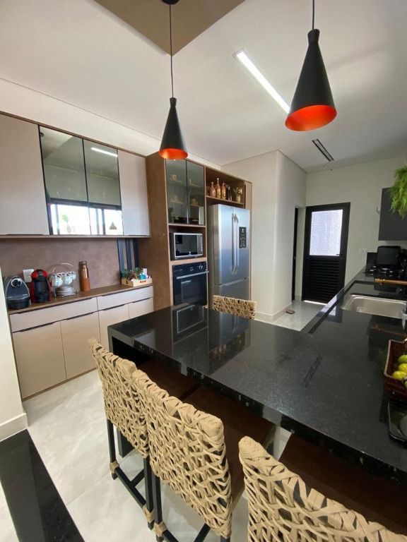 Sobrado à venda no Jardim Ypê: 