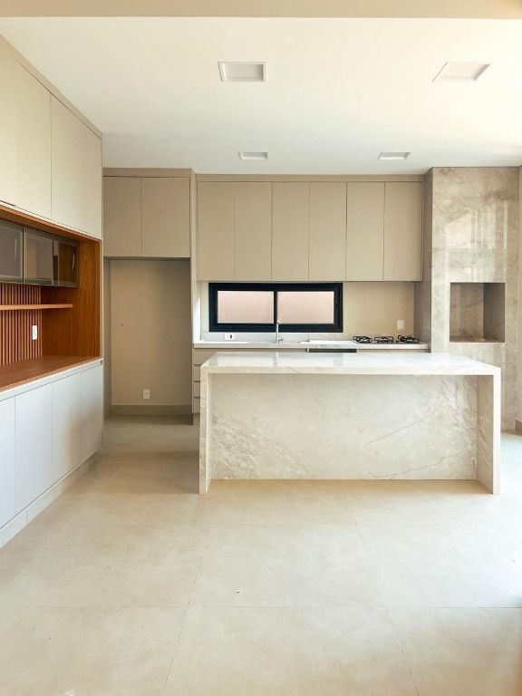 Casa à venda no Centro: 