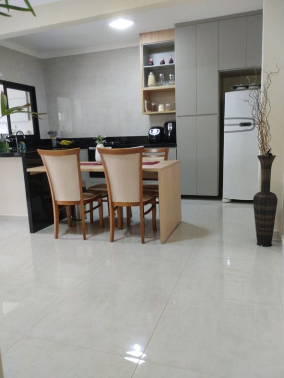 Casa à venda no Jardim São José: 