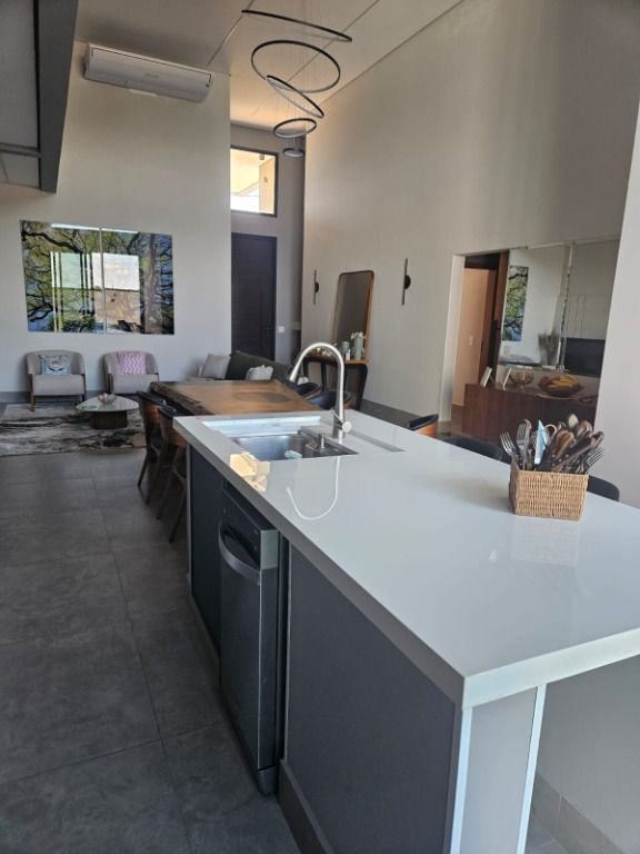 Casa à venda no Parque Brasil 500: 