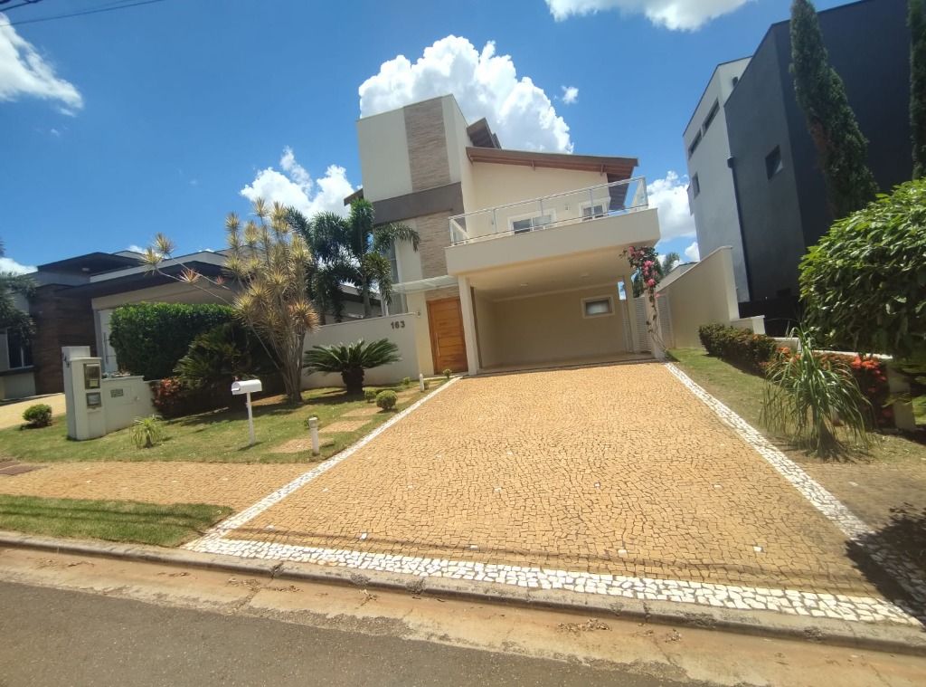 Sobrado à venda no Jardim Pari: 