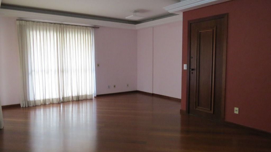 Apartamento à venda no Cambuí: 