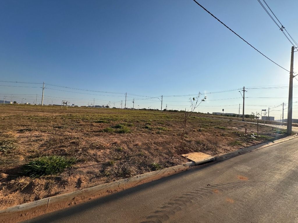 Terreno à venda no Jardim Flamboyant: 