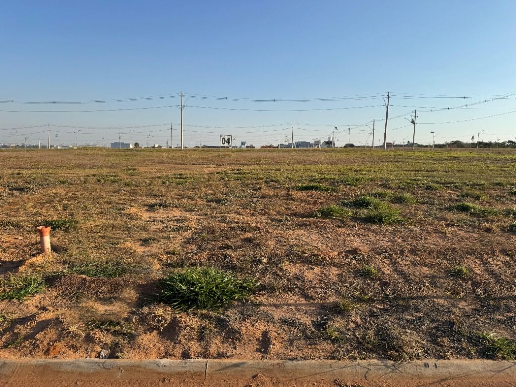 Terreno à venda no Jardim Flamboyant: 