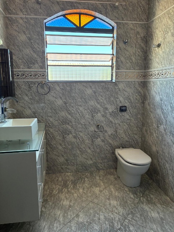 Sobrado para aluguel no Vila Bressani: Banheiro Social