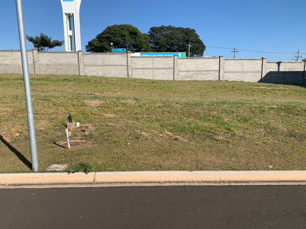 Terreno à venda no Jardim Ypê: 