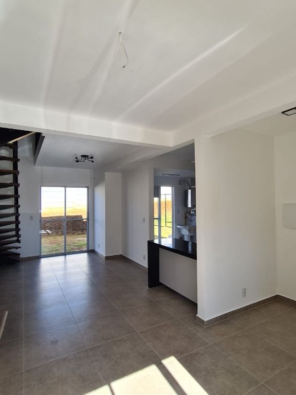 Casa à venda no Balneario Tropical: 