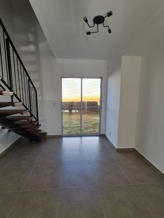 Casa à venda no Balneario Tropical: 