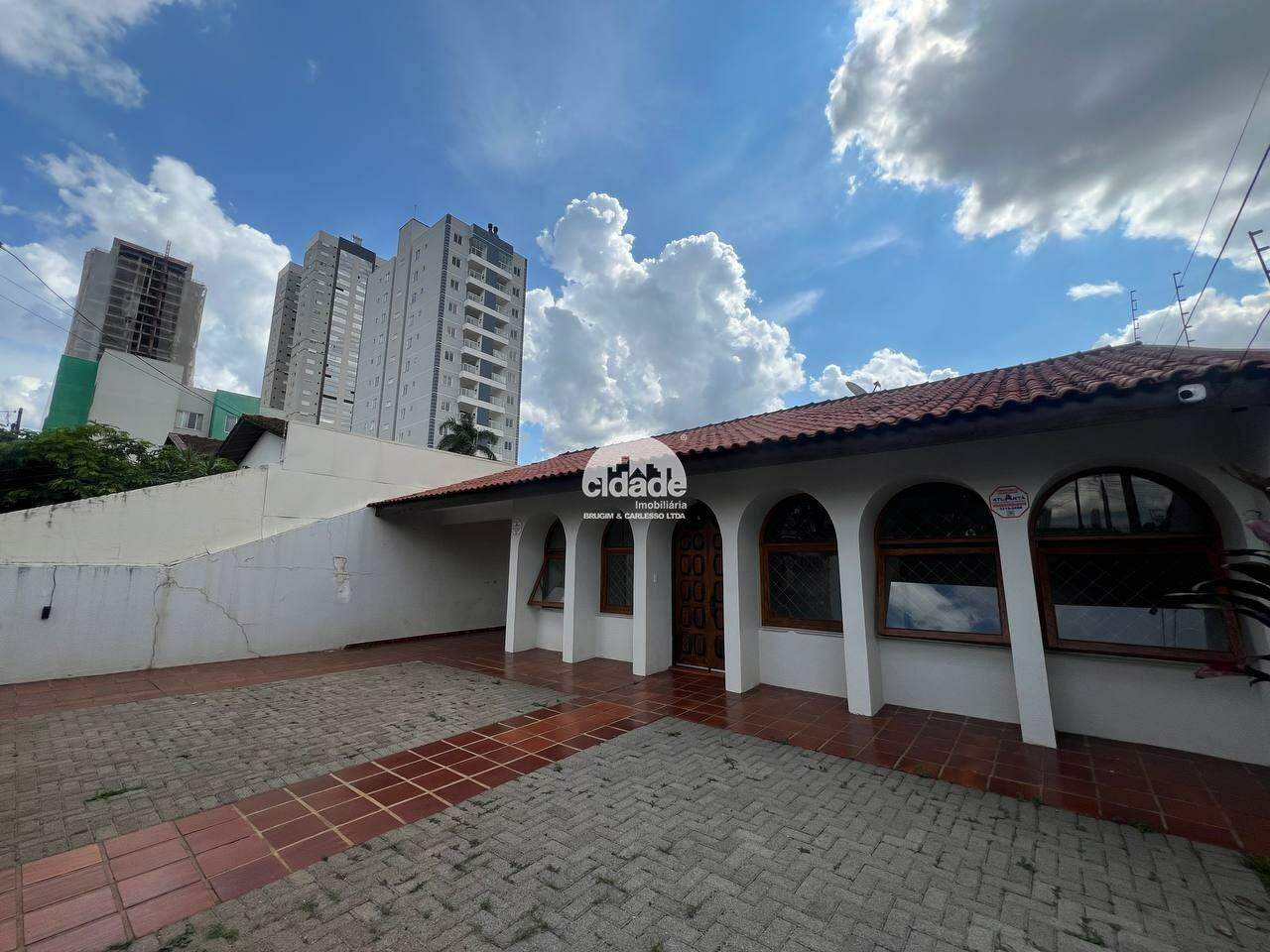 Casa comercial para aluguel, 2 quartos, 1 suíte, Centro – Cascavel/Pr