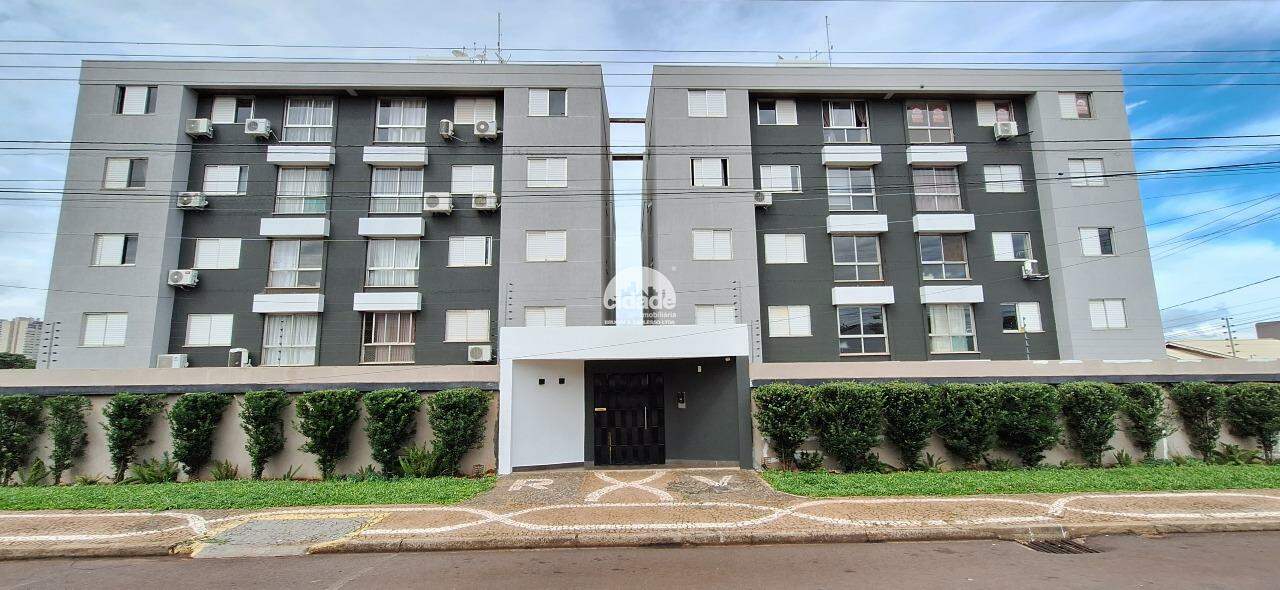 Apartamento para aluguel, 2 quartos, 1 suíte, 1 vaga, Country – Cascavel/Pr