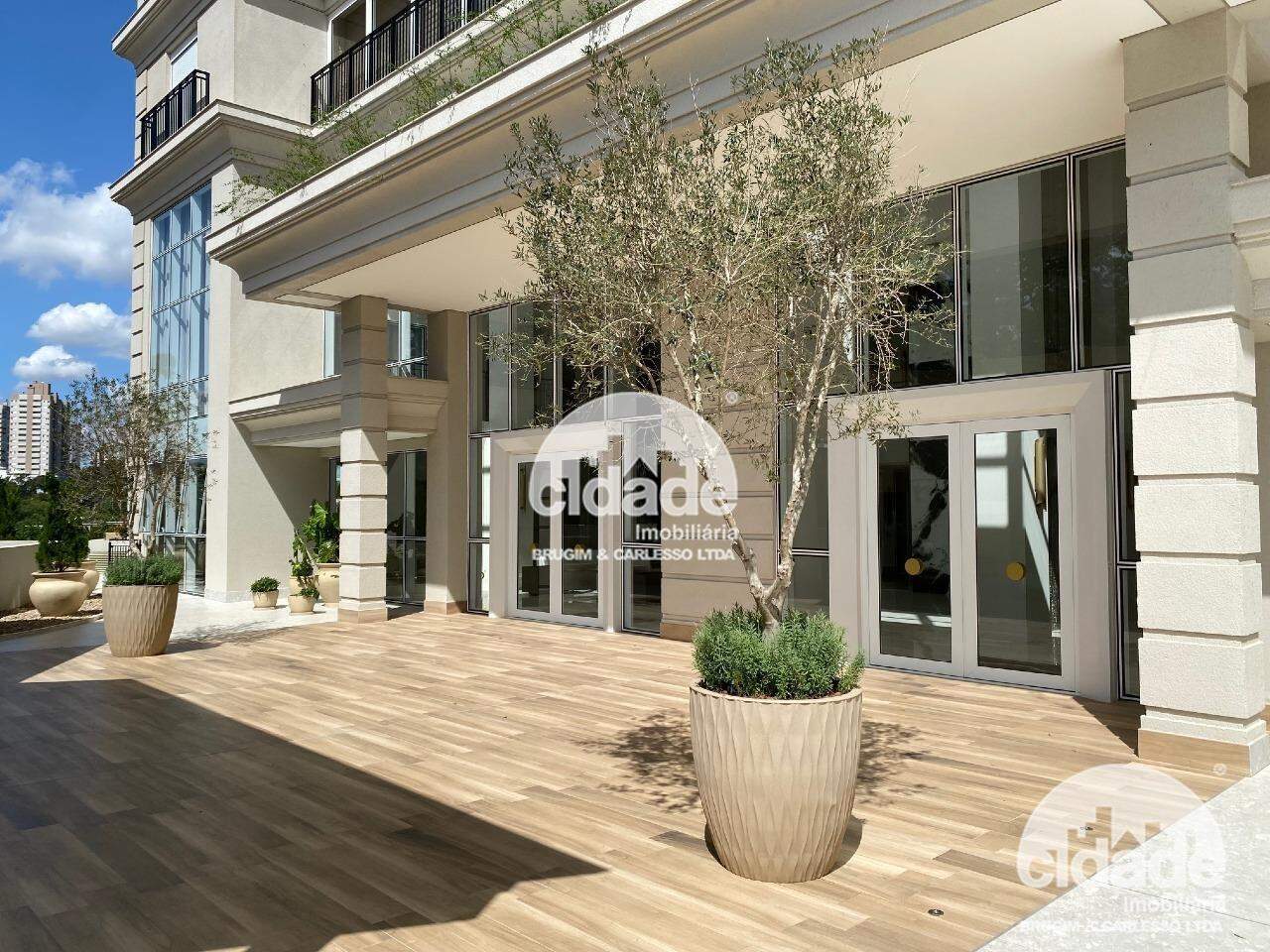 Apartamento de alto padrão com 299,47m² 4 suítes e 5 vagas no Ville Napoleon