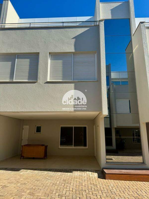 SOBRADO TRIPLEX À VENDA NO CONDOMÍNIO EVERLAST – PIONEIROS CATARINENSES – CASCAVEL/PR