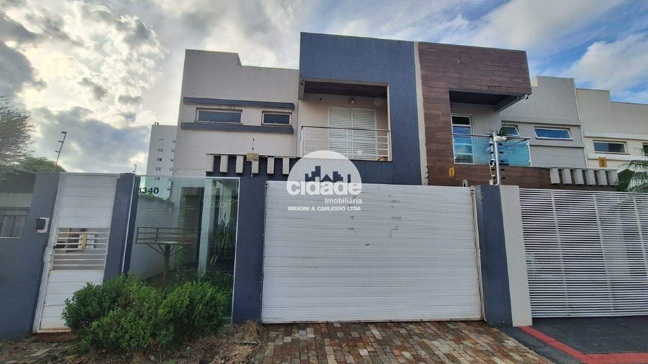 Sobrado à venda, 2 quartos, 1 suíte, 2 vagas, Centro – Cascavel/Pr