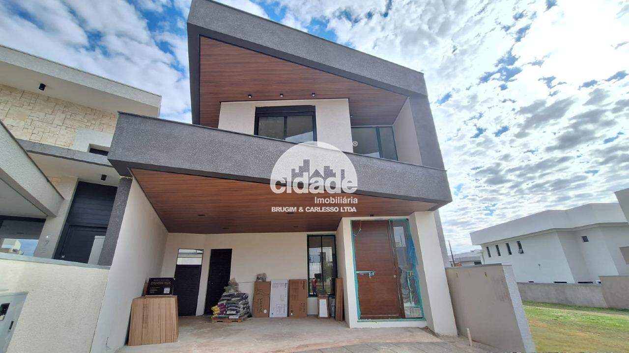 Sobrado á venda 3 suite mais 2 vagas Paysage Felicitá Condomínio Parque – Cascavel PR