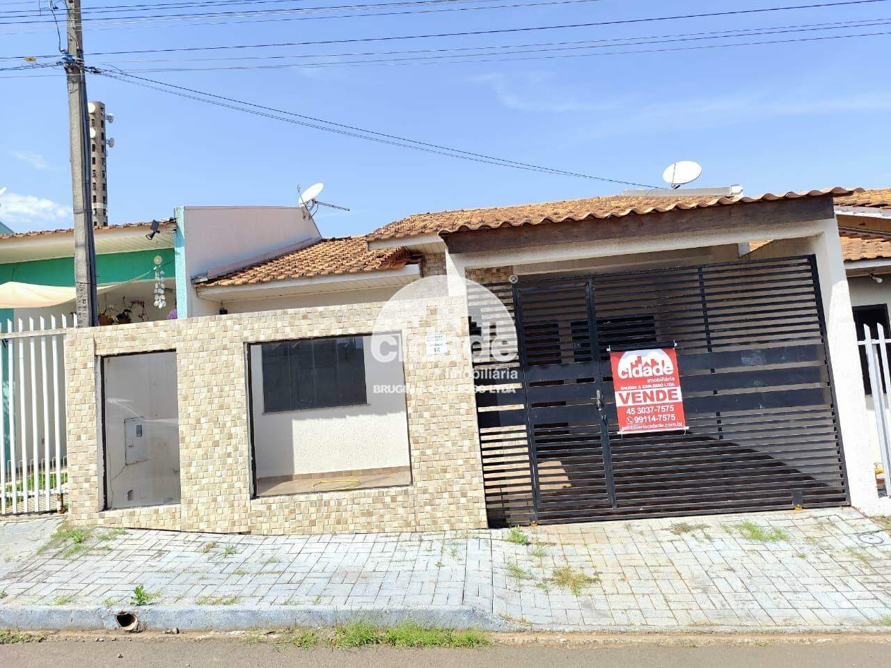 VENDE-SE CASA ESPAÇOSA – ÓTIMA LOCALIZAÇÃO – Canada – Cascavel – Pr