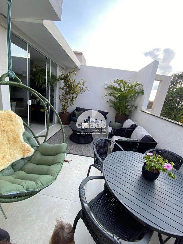 Lindíssimo Triplex em Localização Privilegiada- Centro- Cascavel-PR