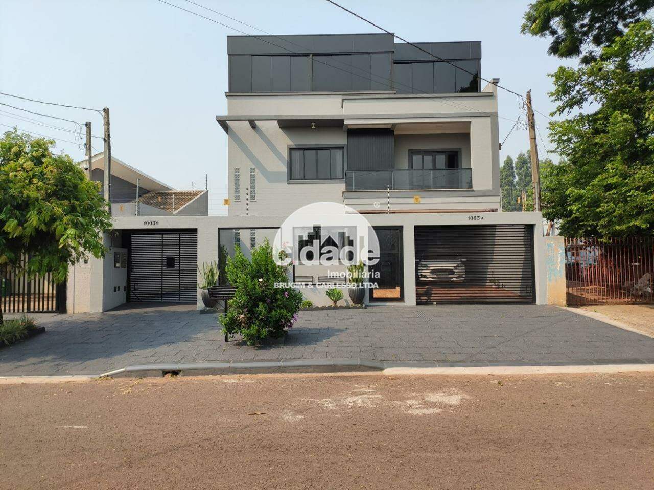TRIPLEX SEMI MOBILIADO À VENDA – BAIRRO 14 DE NOVEMBRO – CASCAVEL/PR