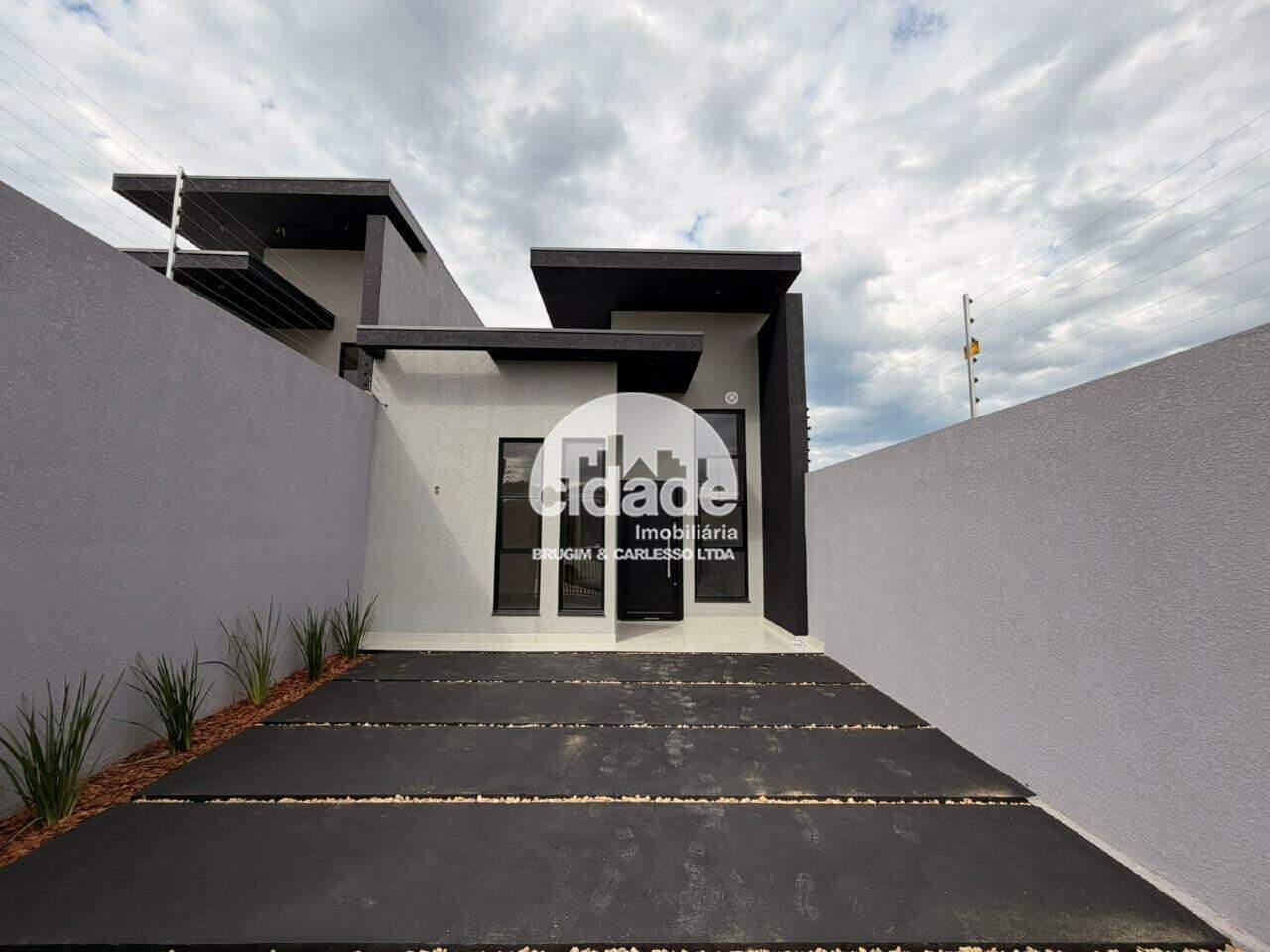 Linda Casa à Venda – Conforto e Espaço para Toda a Família!