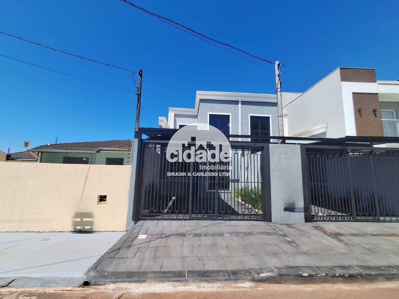 Sobrado à venda, 2 quartos, 1 suíte, 2 vagas, Canadá – Cascavel/Pr