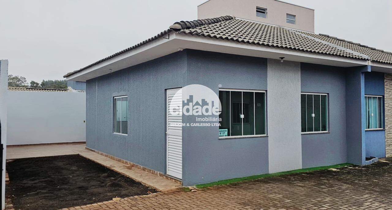 Casa à Venda em Condomínio Fechado