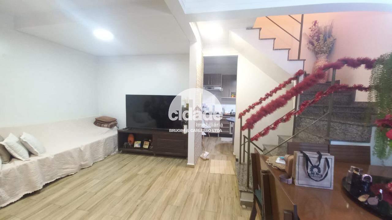 Triplex à venda com 1 suíte e 2 quartos, no Parque Verde, em Cascavel/PR