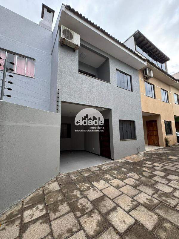 SOBRADO MOBILIADO EM CONDOMÍNIO PARA LOCAÇÃO!