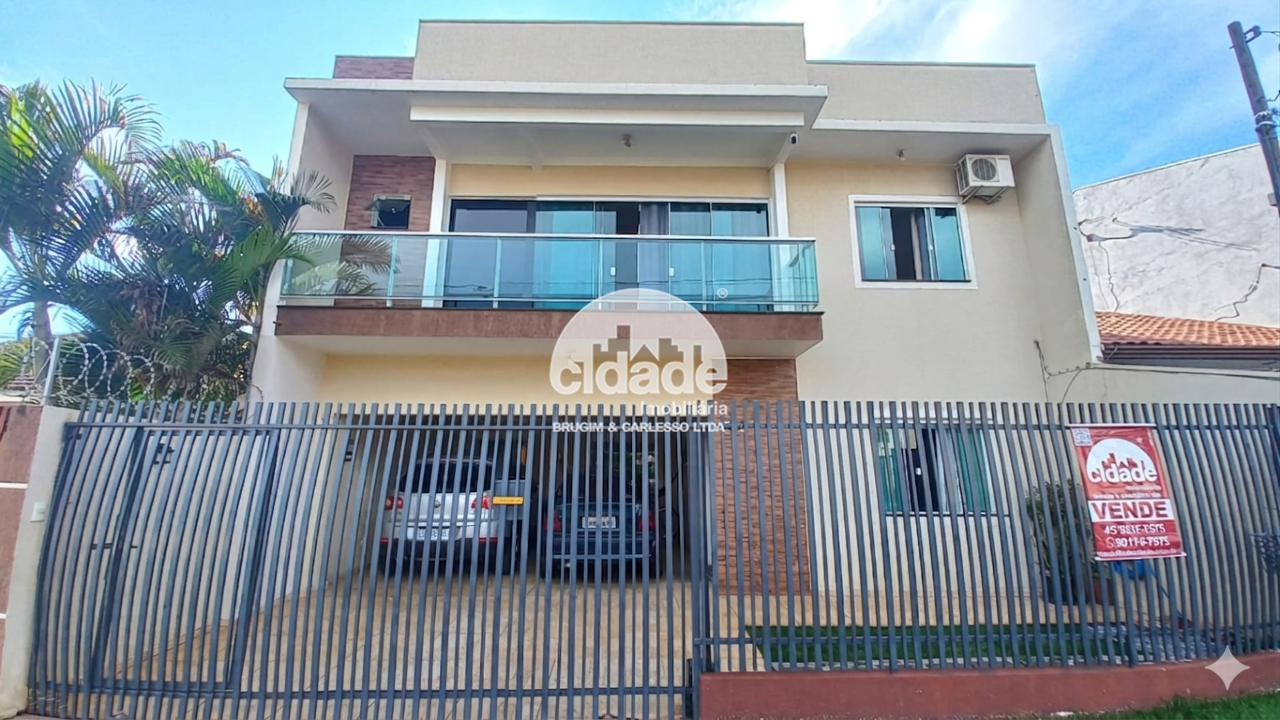 Sobrado à venda no bairro Alto Alegre, em Cascavel/PR.