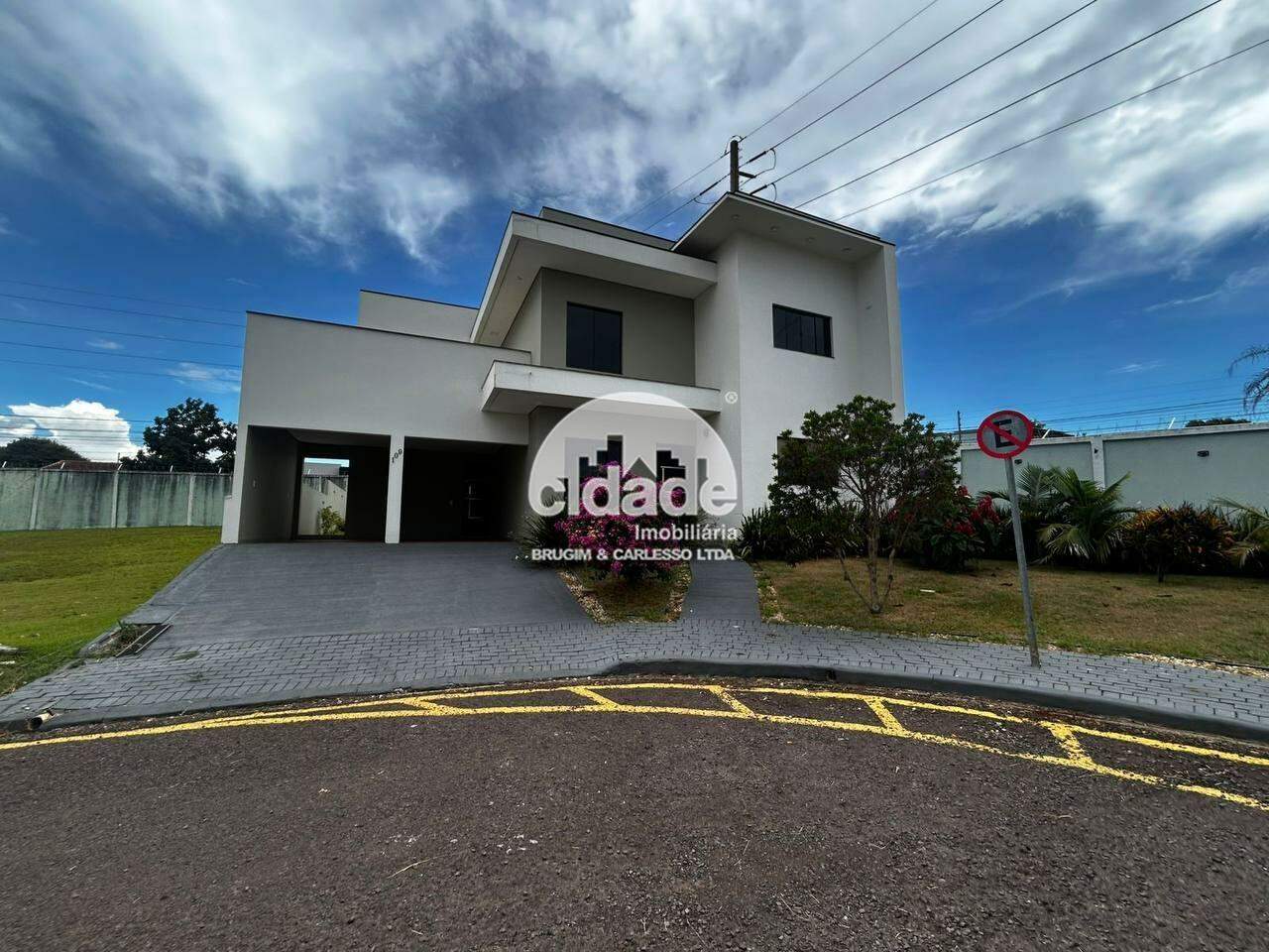 Sobrado para aluguel, 6 quartos, 2 vagas, Cataratas – Cascavel/Pr