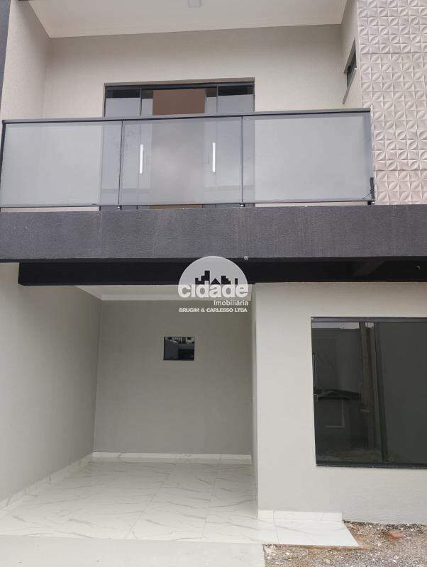 SOBRADO NOVO À VENDA