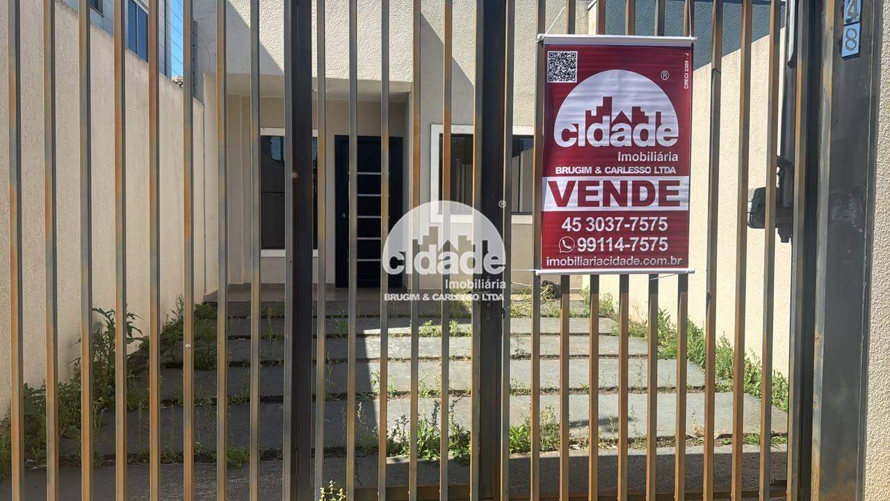 Casa residencial para venda com quartos, cozinha com armários e cooktop em Cascavel/PR