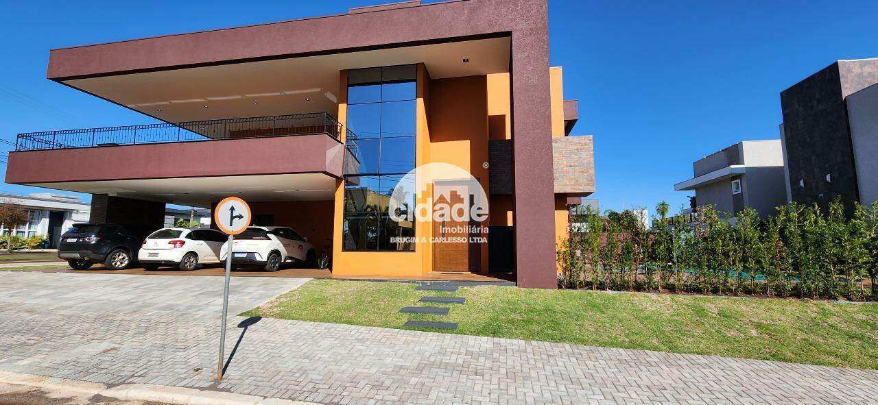 Sobrado à venda, 3 suítes, 3 vagas, Fag – Cascavel/Pr