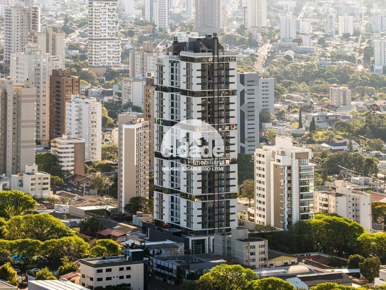 Apartamento à venda, 3 suítes, 3 vagas, Centro – Cascavel/Pr