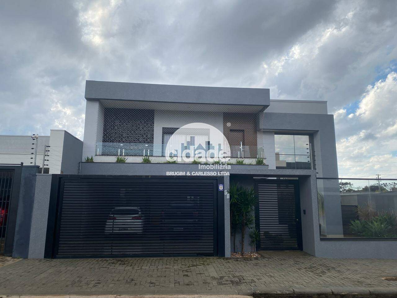 Sobrado à venda, 2 quartos, 1 suíte, 2 vagas, Recanto Tropical – Cascavel/Pr